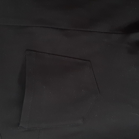 Reitmans Womens black pants. Size 12. Tapered with pockets. - Picture 10 of 13